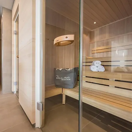 Appartementhotel Roehrenbach מלון *