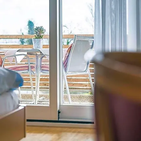 Appartementhotel Roehrenbach Szálloda *